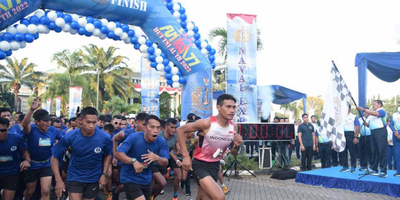 Dankormar Didampingi Ketua Gabungan Jalasenastri Korps Marinir Ikuti Perlombaan Fun Run 2022