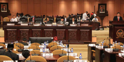 Sidang Paripurna DPD RI Usulkan Harga BBM Sesuaikan Harga Minyak Dunia