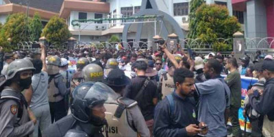 KPK Tetapkan Gubernur Papua Lukas Enembe Jadi Tersangka