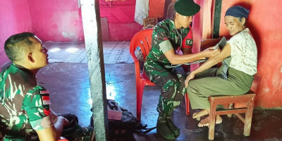 Satgas Yonarmed 1 Kostrad Lakukan Hal ini ke Masyarakat Desa Luhu