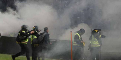 Tragedi Kanjuruhan! Paska Laga Arema vs Persebaya Terjadi Rusuh yang Tewaskan 127 Orang dan 180 Terluka