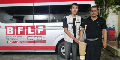 BFLF Aceh Serahkan Kaki Palsu untuk Pengasah Batu Cincin Mahmuddin