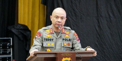 Kapolda Jatim Irjen Pol Teddy Minahasa Dikabarkan Ditangkap Terkait Dugaan Kasus Narkoba