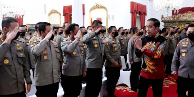 Kapolri dan Jajaran Disentil Presiden, Komjen Oegroseno: Masih Pantaskah Saya?