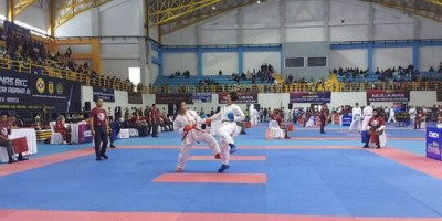Atlet Karate Mako Kormar Rebut Medali Emas