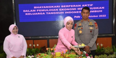 Bhayangkari Mewujudkan Keluarga Tangguh untuk Polri Presisi