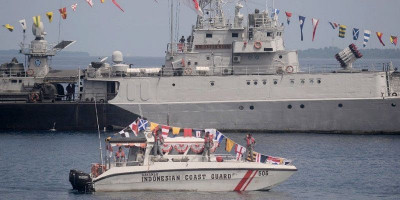 Unsur Patroli Bakamla Meriahkan Festival Bunaken 2022