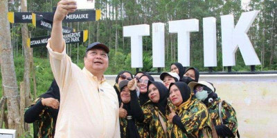 Survei Warna Institut: Kaum Perempuan Idamkan Airlangga Jadi Presiden RI