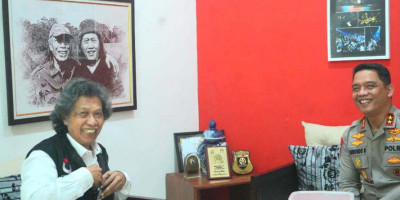 Emha Ainun Najib: Polisi Jangan Marah Kalau Dikritik 