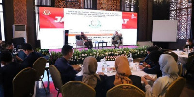 Kepada Mahasiswa Unkris, Rugun Saragih: Aparat Penegak Hukum Harus Bisa Beradaptasi