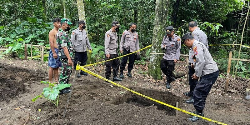 Polres Blitar Kota Amankan TKP Penemuan 26 Granat di Desa Dayu Nglegok