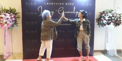 Launching Buku Biografi Lanny Gumulya, Kisah Gadis Kolam Mengibarkan Sang Merah Putih