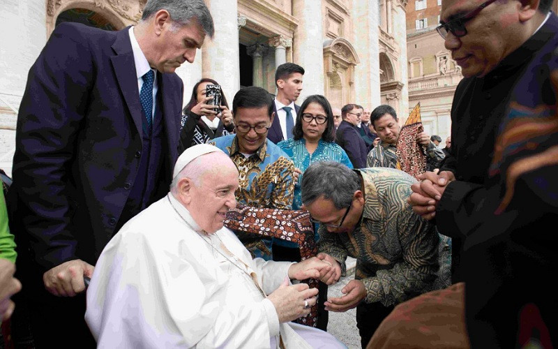 Kunjungan Resmi PWKI ke Vatikan: Hadiah Istimewa dan Khusus untuk Paus Fransiskus