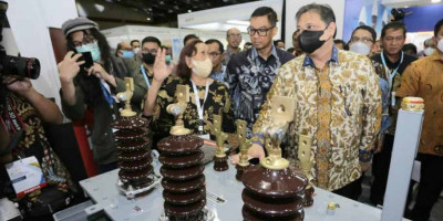 Menko Airlangga Terus Dukung PLN Serap Produk Dalam Negeri