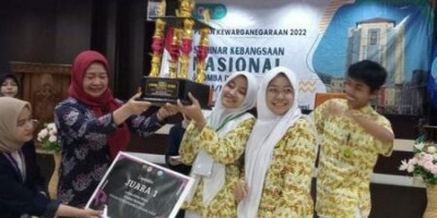 Siswa MAN 1 Malang Juara Lomba Debat Nasional