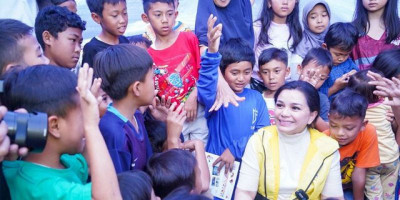 Yanti Airlangga Pimpin Trauma Healing Anak Gempa Cianjur