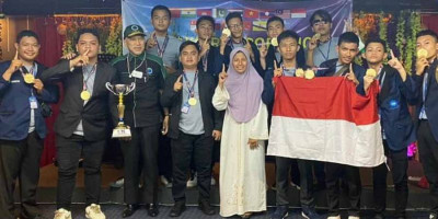 Tim Robotik Al Jazari MAN 1 Medan Meraih Juara 1 di Ajang Robotik Malaysia