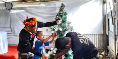 Keceriaan dan Kebahagiaan Warga Distrik Pirime Menyambut Natal Bersama Satgas Yonif Mekanis 203/AK