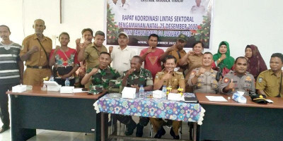 TNI - Polri Senantiasa Ciptakan Keamanan dan Kenyamanan Natal di Mimika