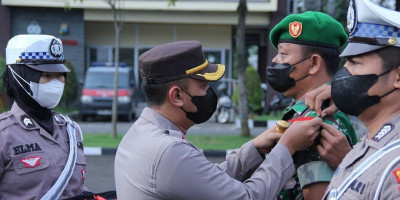 Jelang Nataru, Kapolres Sampang Pimpin Apel Gelar Pasukan Operasi Lilin Semeru 2022