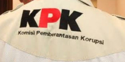 KPK Geledah Ruang Kerja Gubernur dan Wagub Jatim?