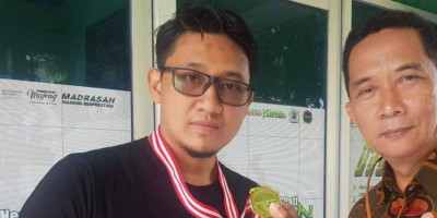 Guru  MTsN 1 Pati Raih Medali International Online Art Competition 2022
