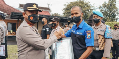 Kapolres Beri Penghargaan kepada 20 Anggota Polres Blitar Kota, Begini Prestasi Mereka