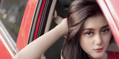 Model Cantik Kalisa Aulia Cari Peruntungan Lewat Babang Tamvan