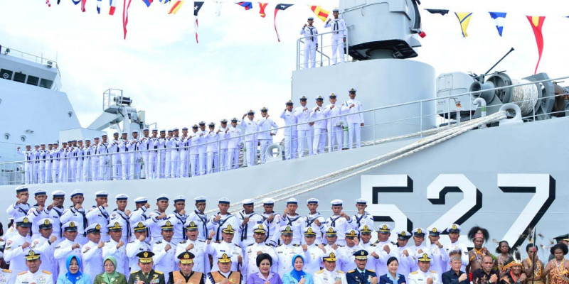  KRI Teluk Wondama – 527 Dikukuhkan Sebagai Kapal Angkut Tank Terbaru TNI AL