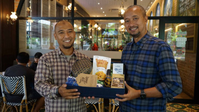 Keindahan Berbagi Ala Sang Pembalap Fitra Eri