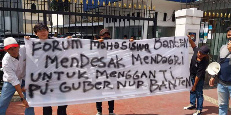 Mahasiswa Banten Unjuk Rasa di Kemendagri, Desak Ganti Pj Gubernur Banten