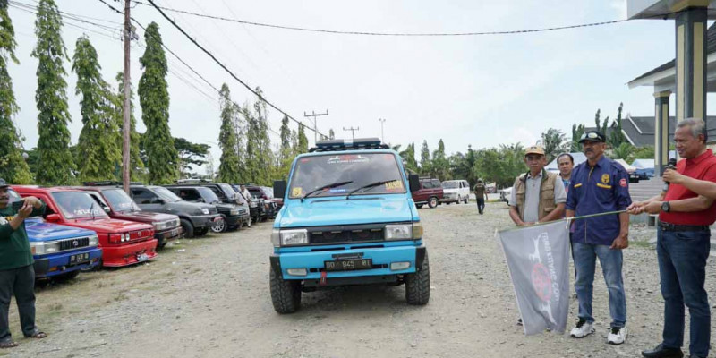 Hadiri Anniversary LKC Ke-7, Bupati Luwu Tertarik Bergabung dengan Komunitas Mobil Kijang