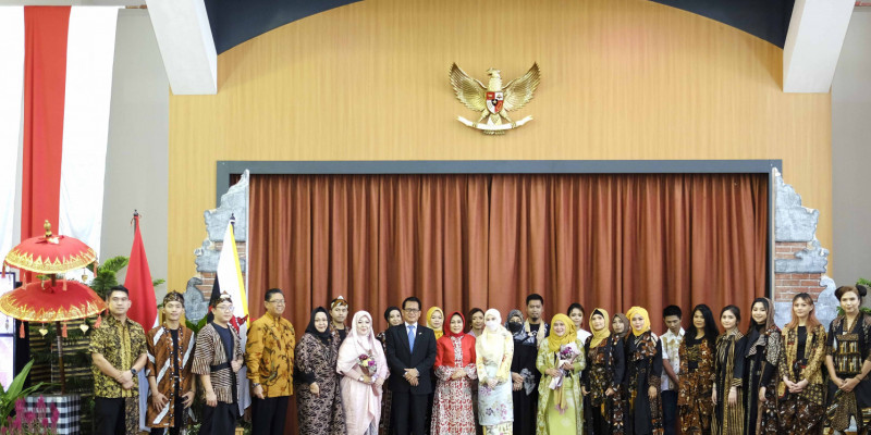 Indonesian Batik Exhibition and Culture Memukau Keluarga Sultan
