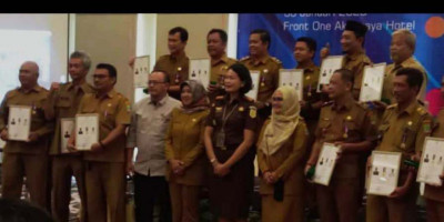Desa Cikampek Barat Raih Predikat Desa Mandiri