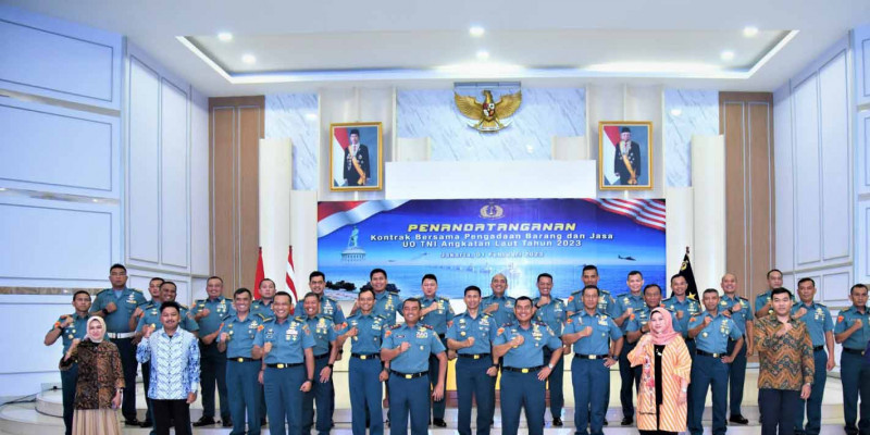 Korps Marinir Ikuti Penandatanganan Kontrak Bersama TNI AL TA.2023