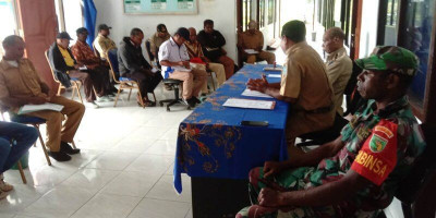 Babinsa 1708-02/Biak Utara Hadiri Rakor Tingkat Distrik
