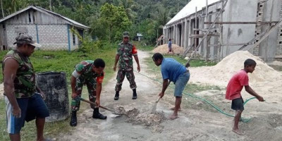 Peduli Warga Binaan, Babinsa Bantu Proses Pengerjaan Rumah Ibadah