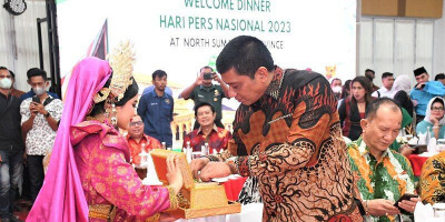 Pangdam I/BB Terima Penghargaan Tokoh Peduli PWI