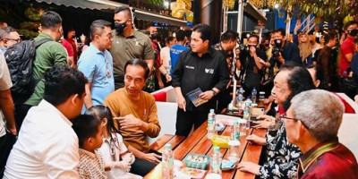 Cerita Para Pemred Makan Durian Bersama Presiden Jokowi 