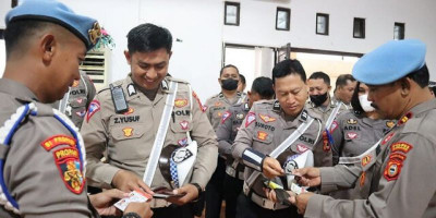 Kasi Propam Sidak Kelengkapan Anggota Polres Pinrang