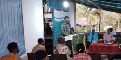 Babinsa Bersama Warga Hadiri Ibadah Pengucapan Syukur HUT Ke-9 Kampung Karmon