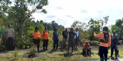 Babinsa dan Tim Gabungan Mencari Nenek 83 Tahun Hilang di Hutan Kampung Afefbo