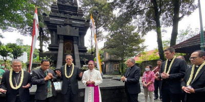 Kardinal Ayuso Kagumi Persaudaraan Sejati Masyarakat di Ganjuran