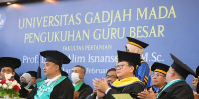 Diundang Khusus UGM, Prof. Rokhmin Dahuri: Selamat! Prof. Alim Isnansetyo Sebagai Guru Besar UGM