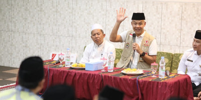 Ganjar Pranowo: Memulai Transisi Energi Lewat LPTS Rooftop di Pesantren