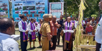 Peletakan Batu Pertama Pembangunan Gereja Jemaat GKI Korer Sburia, Dihadiri Babinsa Koramil 1708/Biak Kota