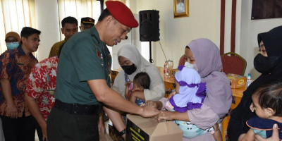 Kopassus Berikan Nutrisi Guna Penurunan Stunting di Wilayah Teritorialnya 