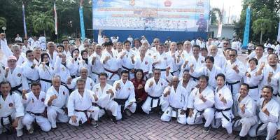 Kasal Buka Latihan Nasional Sabuk Hitam Karate Gokasi