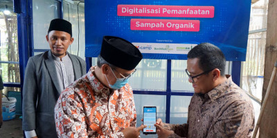 Solusi IoT, Wujudkan Pesantren Digital untuk Budidaya Maggot dan Hidroponik