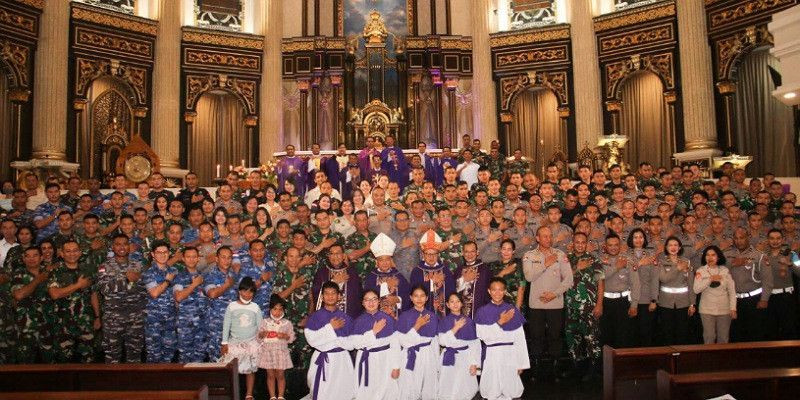 Uskup Umat Katolik di Lingkungan TNI dan Polri Pimpin Perayaan Ekaristi di Pontianak